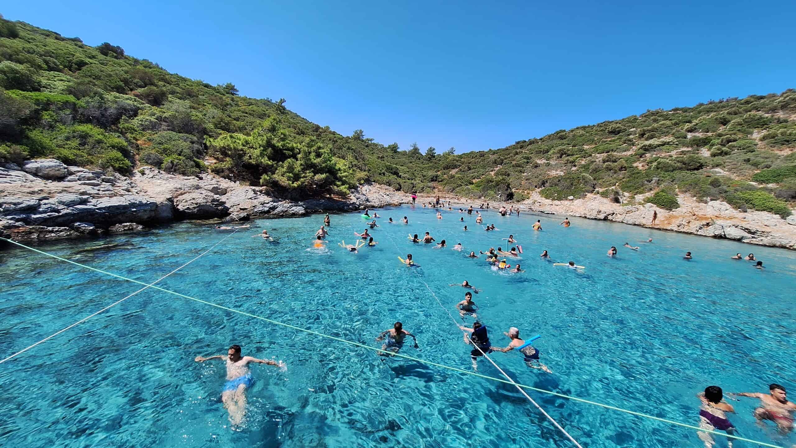 How Can Boat Tour Packages Redefine Your Coastal Adventure?