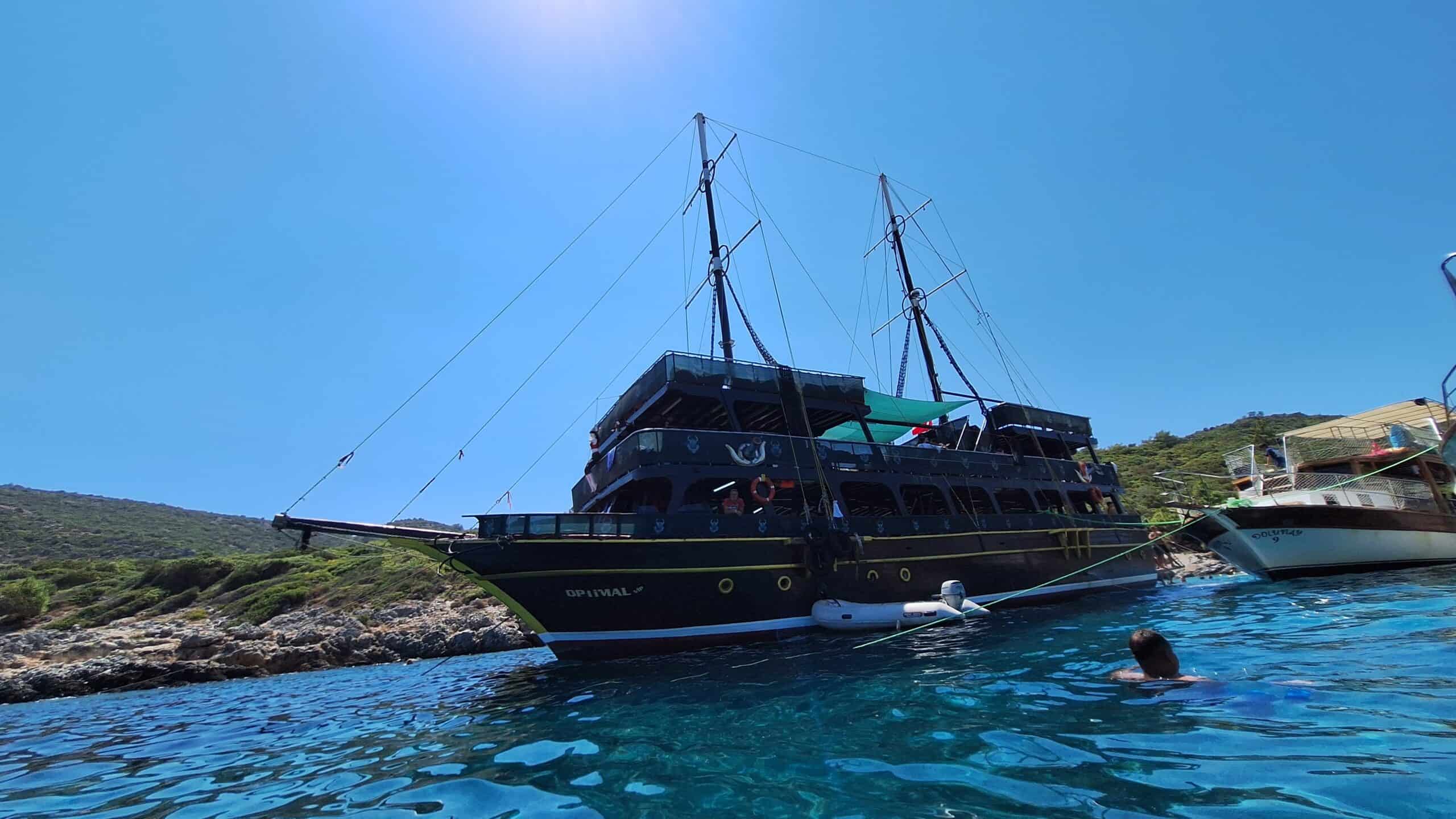 What Makes an Izmir Boat Trip Experience Unforgettable?