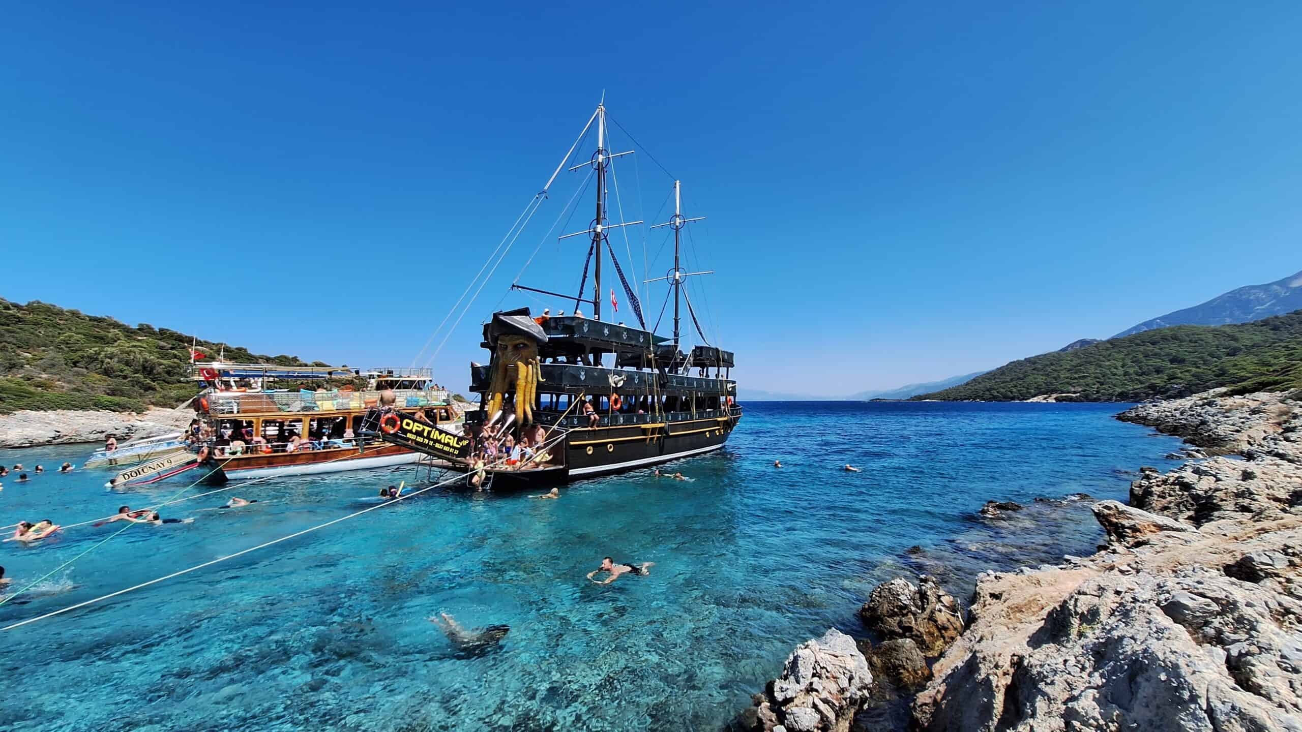 Özel Doğum Günü için Kuşadası Tekne Turu Organizasyonu