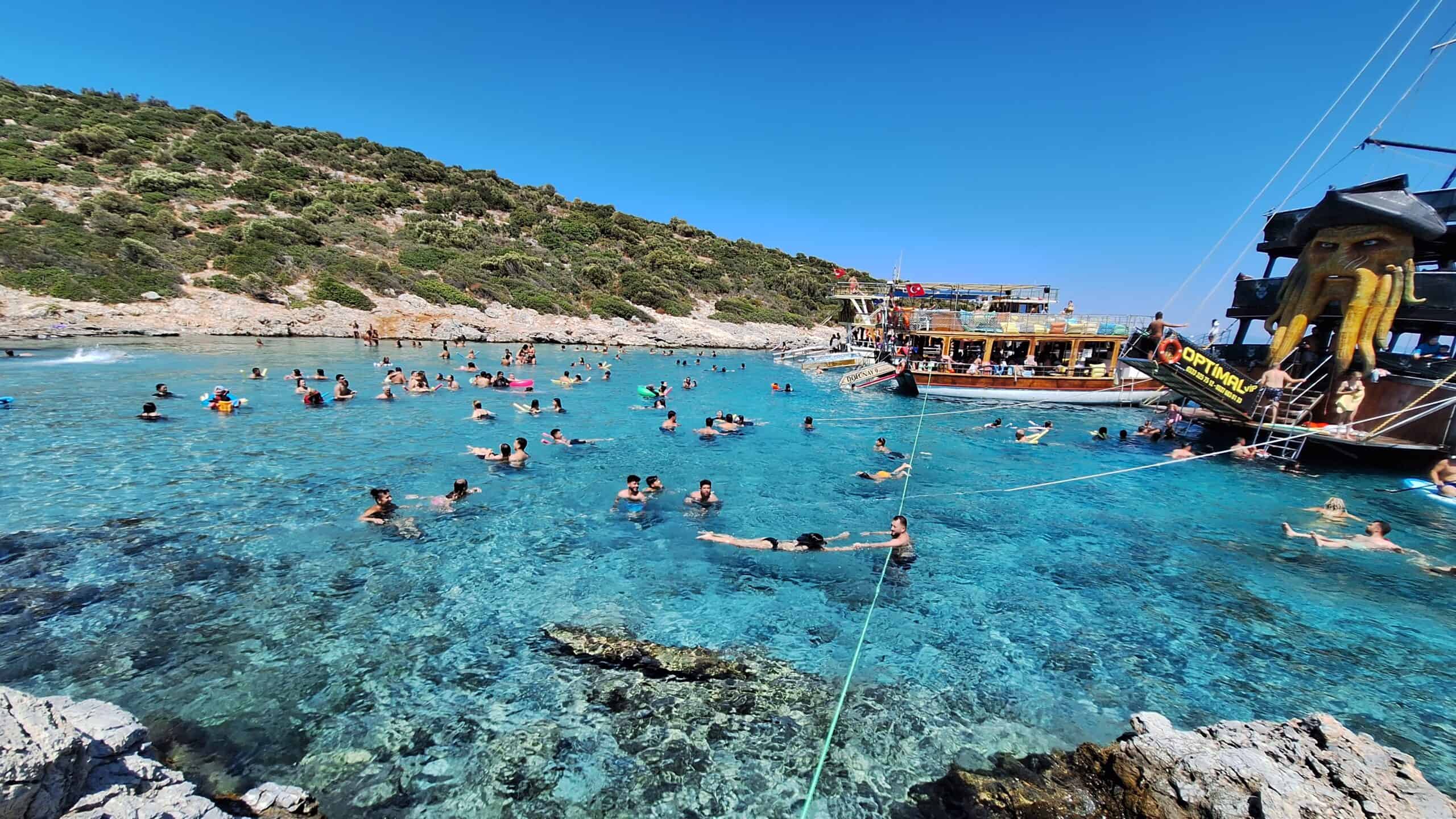 What Are the Best Ways to Take a Boat Tour in Kuşadası?