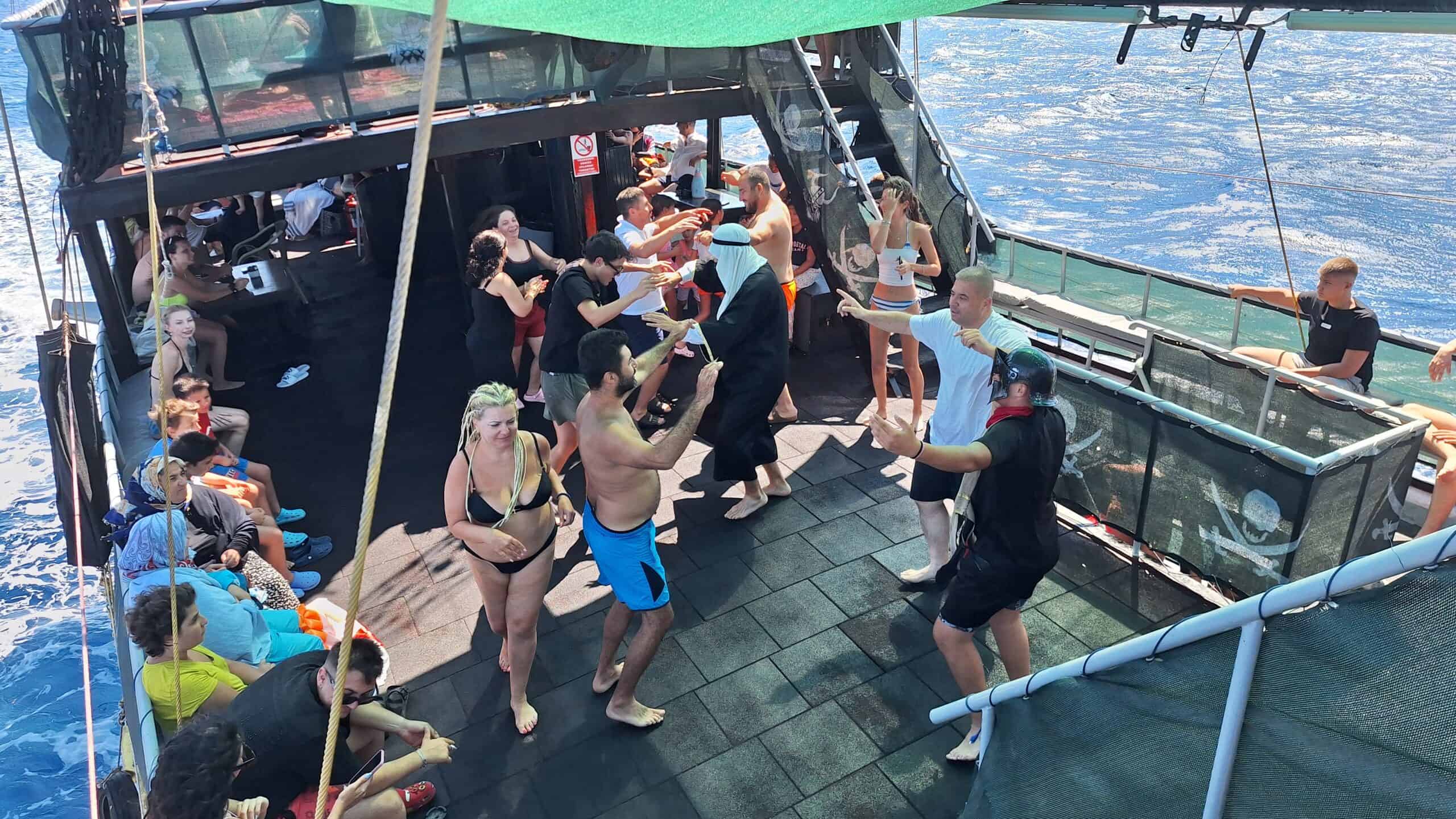 What Makes a Boat Trip in Izmir an Unforgettable Experience?